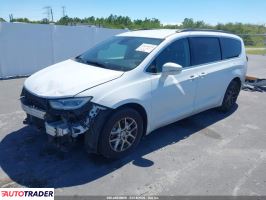 Chrysler Pacifica 2022 3