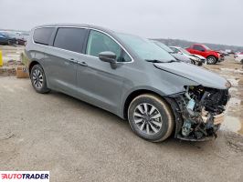Chrysler Pacifica 2022 3