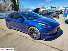 Tesla Model 3 2022