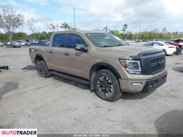Nissan Titan 2022 5
