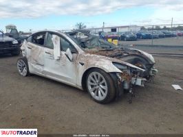 Tesla Model 3 - zobacz ofertę