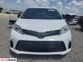 Toyota Sienna 2019 3