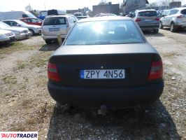 Audi A4 1998 1.8 126 KM
