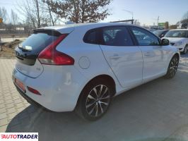 Volvo V40 2019 2.0 122 KM