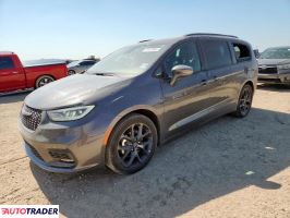 Chrysler Pacifica 2022 3