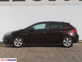 Opel Astra 2014 1.4 99 KM