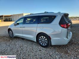 Chrysler Pacifica 2020 3