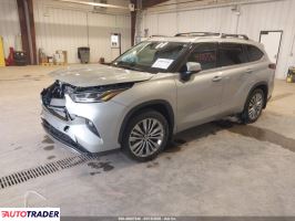 Toyota Highlander 2022 3