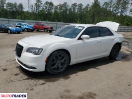 Chrysler 300C 2021 3