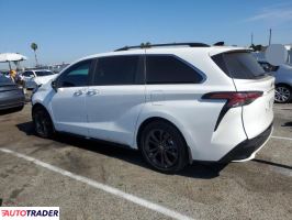 Toyota Sienna 2024 2