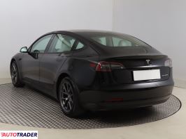 Tesla Model 3 2021 490 KM