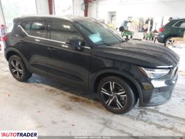 Volvo XC40 2025 2