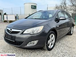 Opel Astra 2011 1.4 101 KM
