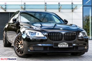 BMW 740 2010 3.0 306 KM