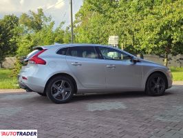 Volvo 2017 2.0 150 KM