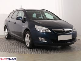 Opel Astra 2011 1.4 138 KM
