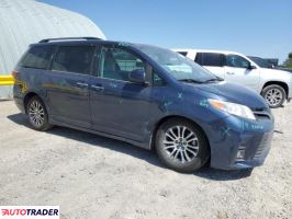 Toyota Sienna 2018 3