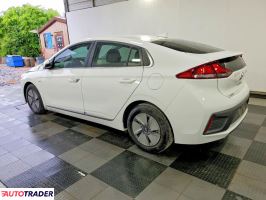 Hyundai IONIQ Hybrid 2020 1