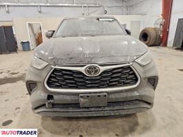 Toyota Highlander 2021 3