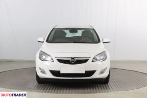 Opel Astra 2011 1.4 138 KM
