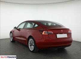 Tesla Model 3 2021 490 KM