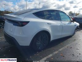 Tesla Model Y 2026