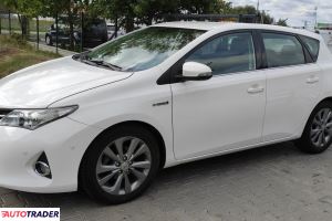 Toyota Auris 2013 1.8 99 KM