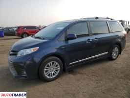 Toyota Sienna 2019 3