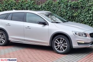 Volvo V60 Cross Country 2016 2.5 254 KM