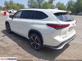 Toyota Highlander 2021 3