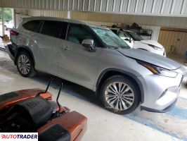 Toyota Highlander 2022 3