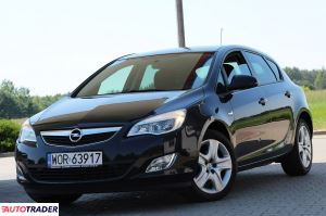 Opel Astra 2011 1.4 101 KM