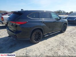 Toyota Highlander 2022 3