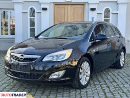 Opel Astra 2011 1.4 120 KM