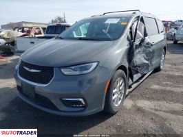 Chrysler Pacifica 2022 3