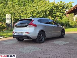 Volvo 2017 2.0 150 KM