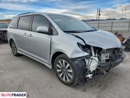 Toyota Sienna 2020 3