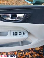 Volvo XC60 2018 2.0 254 KM