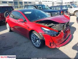 Tesla Model 3 - zobacz ofertę