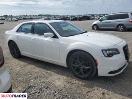 Chrysler 300C 2023 3