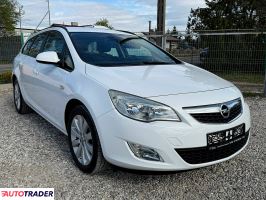 Opel Astra 2011 1.4 101 KM