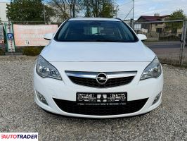 Opel Astra 2011 1.4 101 KM