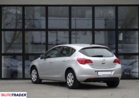 Opel Astra 2010 1.6 115 KM