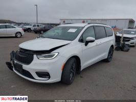 Chrysler Pacifica 2023 3