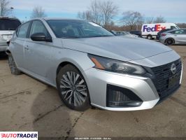 Nissan Altima - zobacz ofertę