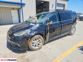 Chrysler Pacifica 2022 3