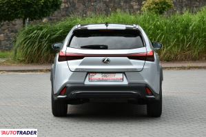 Lexus Pozostałe 2023 2.0 173 KM