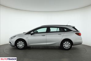 Opel Astra 2018 1.4 123 KM