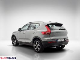 Volvo XC40 2023 2.0 163 KM