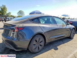 Tesla Model 3 2025